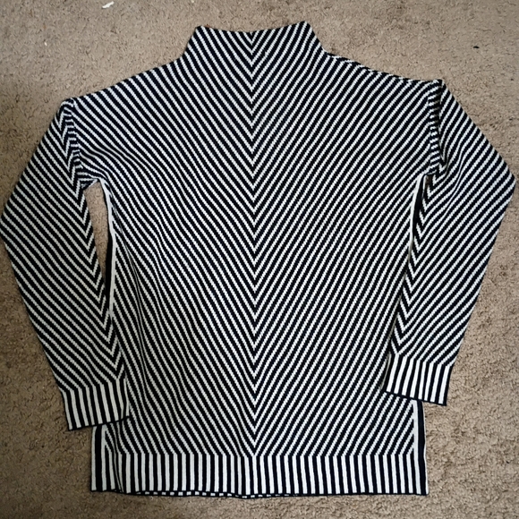 Balticborn Black and White Chevron Mock Neck Striped Sweater Small Soft Stretchy - Picture 8 of 11